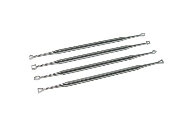 Set of 4 Spatulas and Carvers, Double Loop Ended, Item No. 21.105