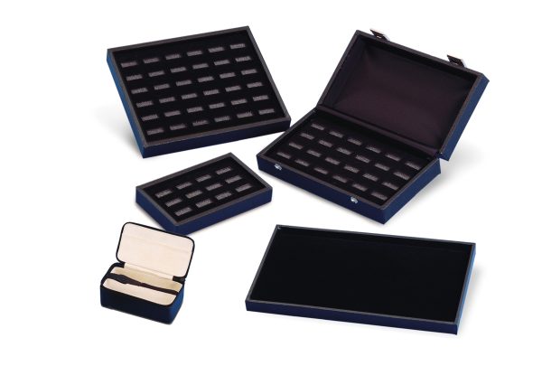 Jewelry Cases and Displays